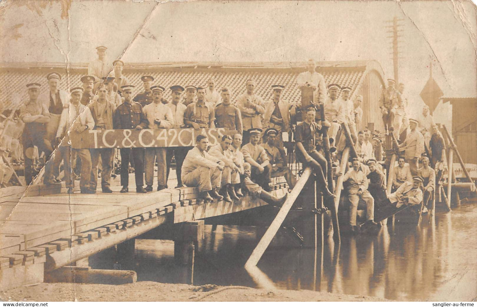 CPA / AVIATION / MARINE / CARTE PHOTO AVEC DES MILITAIRES - Airmen, Fliers