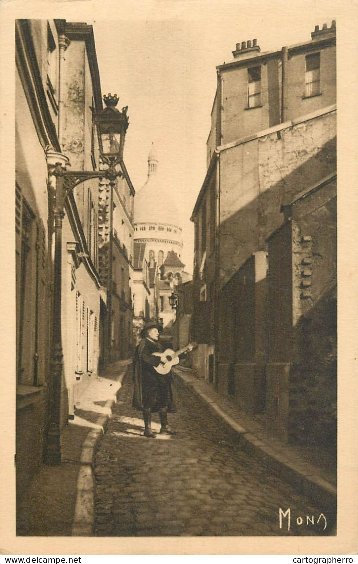 France Paris Montmartre Rue St Rustique Avec Sacre-Coeur Au Fond - Eglises