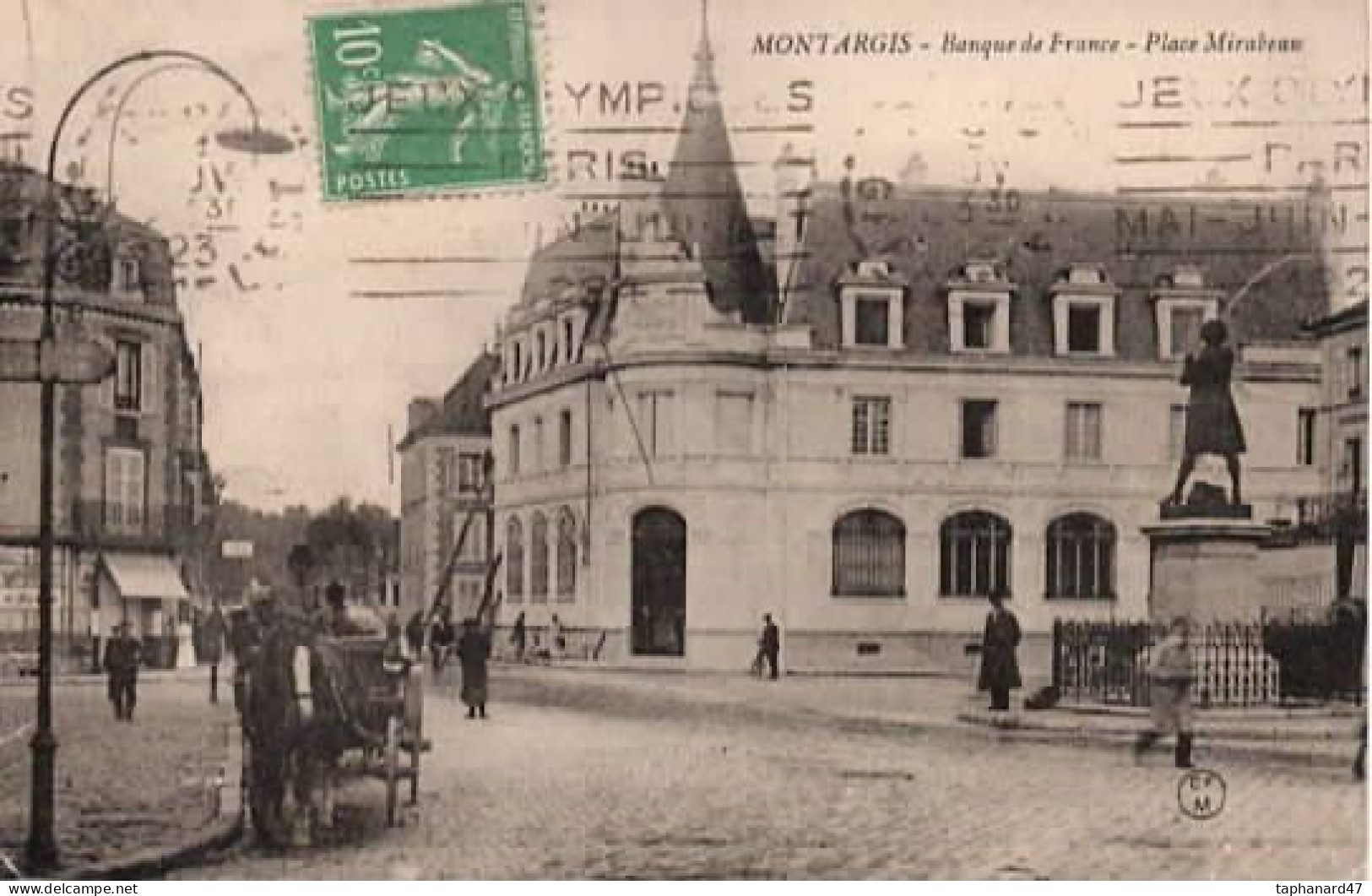 . 45 . MONTARGIS . Banque De France . Place Mirabeau . Petite Animation, Attelage . - Montargis