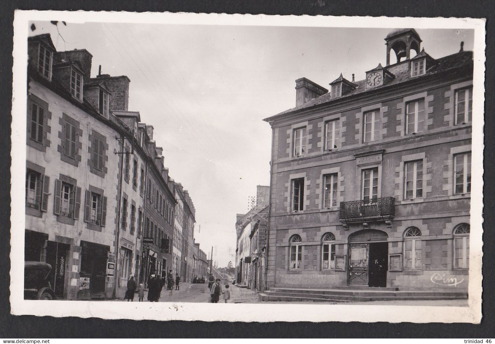 PONTRIEUX 22  ( RUE DE PLOUEC DU TRIEUX ET LA MAIRIE ) - Pontrieux