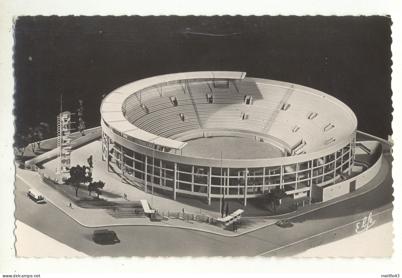 31/ CPSM - Toulouse - Les Arenes Du Soleil D'Or - Toulouse