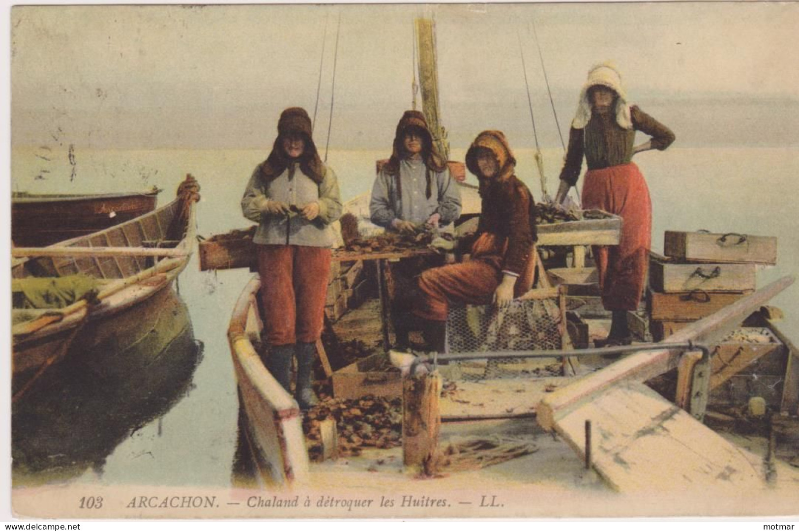 Arcachon, Chaland à Détroquer Les Huîtres, Femmes Au Travail-voyagé En 1910 - Arcachon