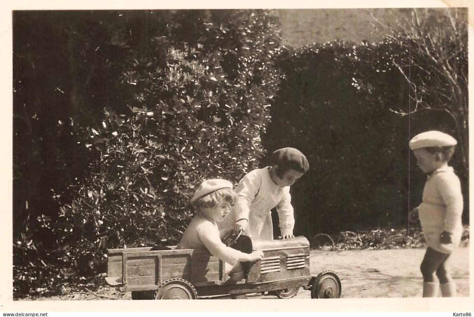 Voiture à Pédales Tracteur Tractor * Marque ? * Jeu Jouet Enfant Jeux Jouets Enfants Automobile Auto * Photo 9x6.2cm - Games & Toys