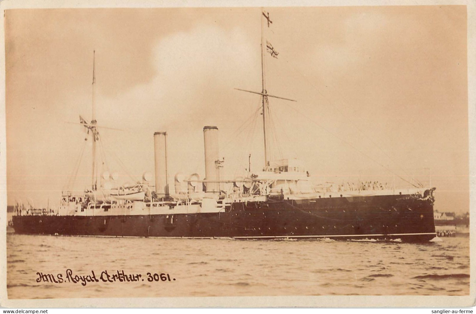 CPA / MARINE DE GUERRE / CARTE PHOTO / CUIRASSE / H.M.S.ROYAL ARTHUR / AU VERSO Cliché E.POUTEAU - Guerra