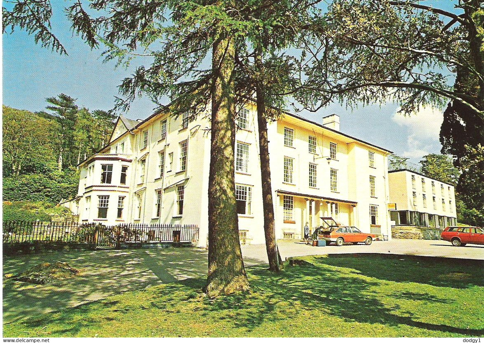 THE ROYAL VICTORIA HOTEL, LLANBERIS , GWYNEDD, WALES. UNUSED POSTCARD Mm3 - Caernarvonshire