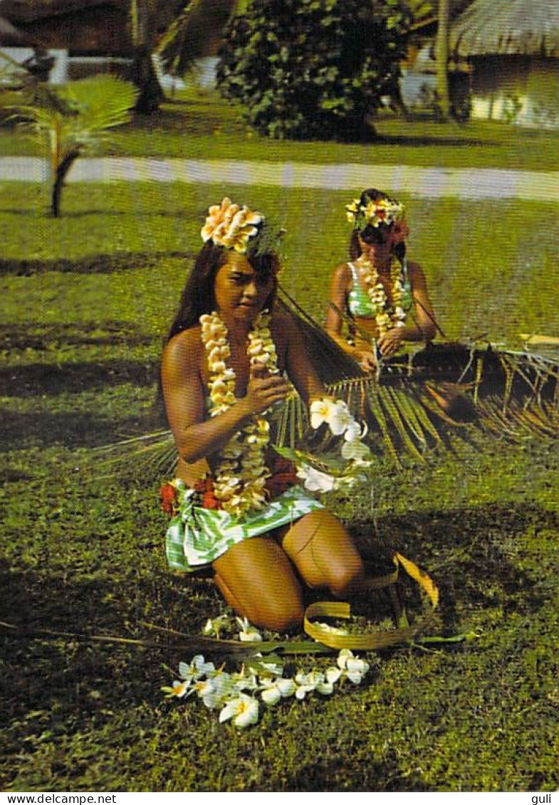 Polynésie Française Charmant Concours De Tressage (vahinés Fleurs ) Sincere Photo  Giau Sincere Cinema  20 - Papeete - Polynésie Française