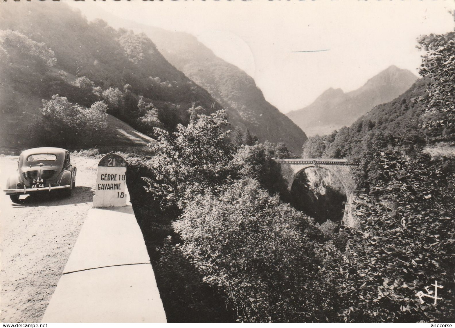 Luz-Saint-Sauveur Le Pont Napoléon Borne Cédre 10 Gavarnie 18  Voiture 4 Ch - Andere & Zonder Classificatie