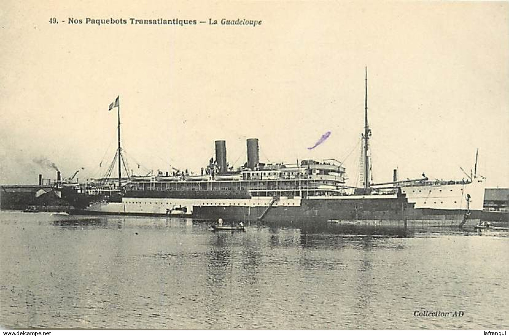 Themes Div-ref VV501-bateaux - Paquebots Transatlantiques - Paquebot La Guadeloupe - - Piroscafi