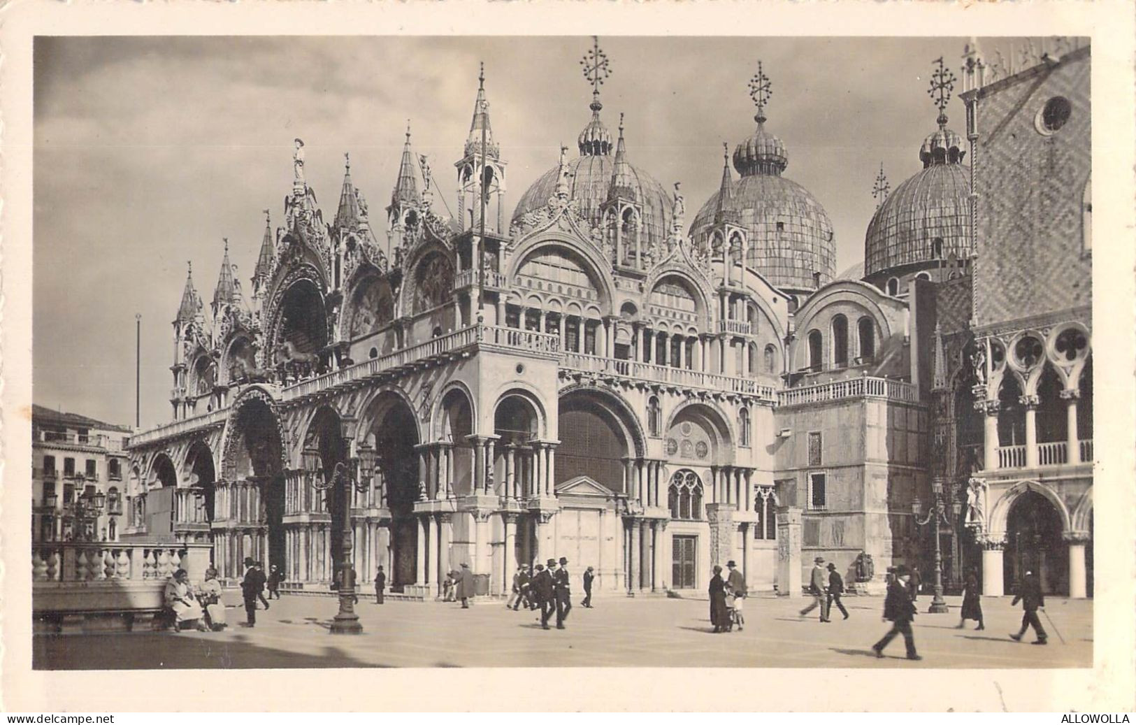 26710 " VENEZIA-PALAZZO DUCALE-ANGOLO VERSO LA BASILICA DI S. MARCO " ANIMATA-VERA FOTO-CART. POST. NON SPED. - Venezia