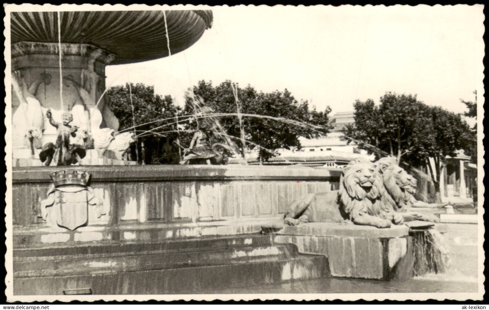 CPA Aix-en-Provence Fontaine De La Rotonde, Brunnen Mit Löwen 1950 - Autres & Non Classés