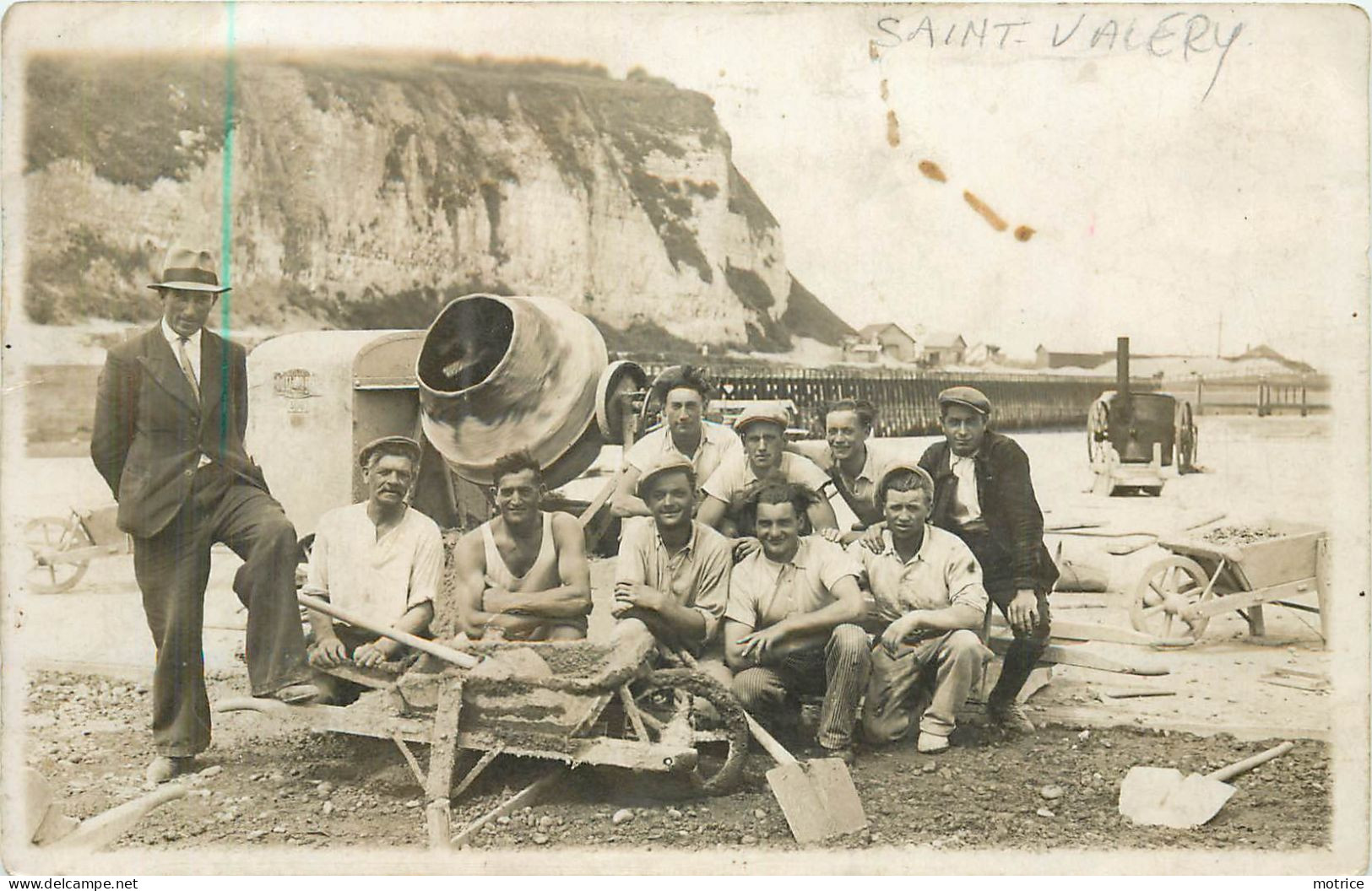 CARTE PHOTO - Saint Valéry En Caux, Ouvriers Maçons. - Saint Valery En Caux