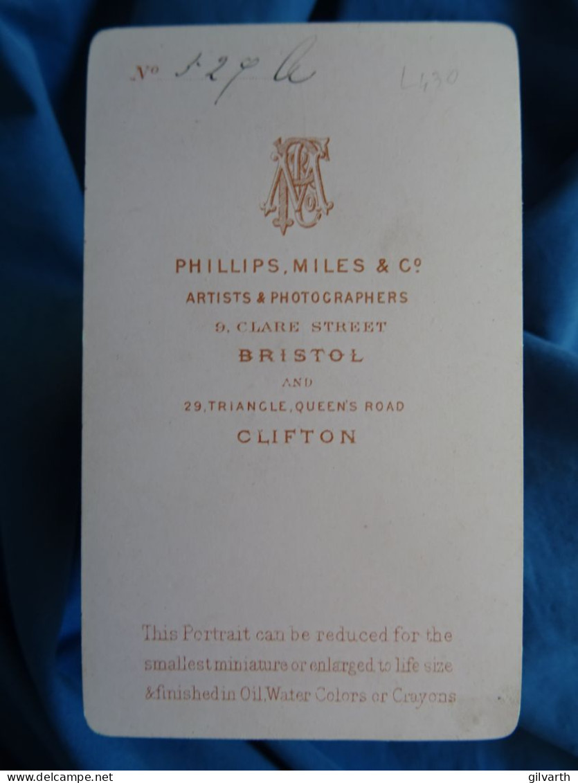 Photo CDV Phillips, Miles à Bristol  Homme Assis  Favoris Fins Et Frisés CA 1870-75 - L430 - Ancianas (antes De 1900)