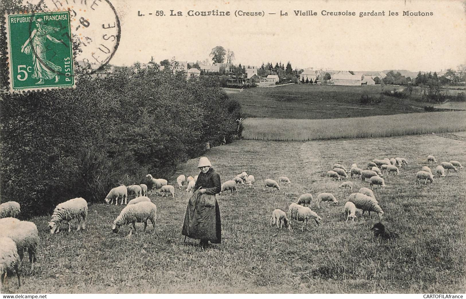 LA COURTINE La Vieille Creusoise Gardant Les Moutons - La Courtine