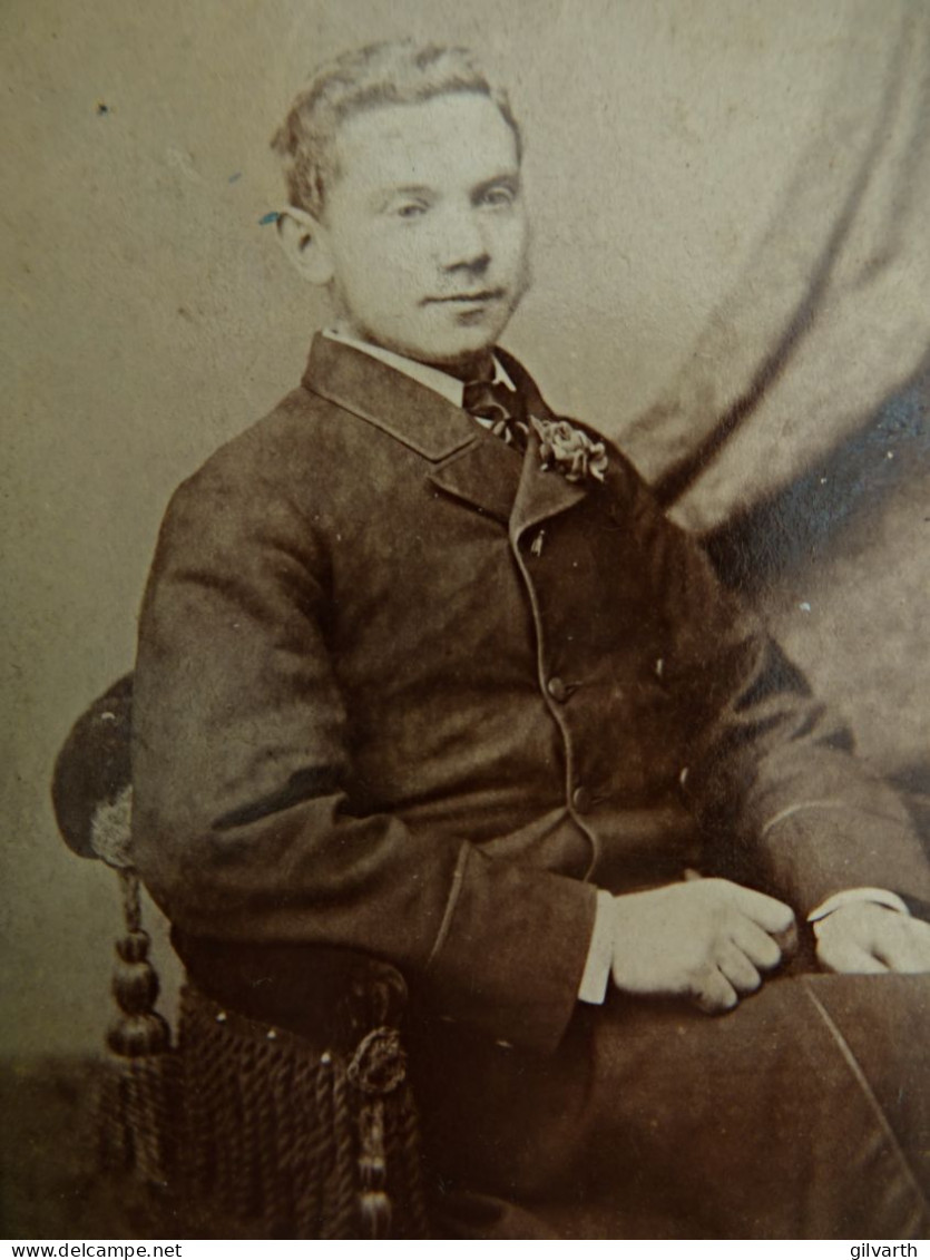 Photo CDV Bolko Schmiechen à Sunderland  Jeune Homme Blond Assis  CA 1880 - L430 - Ancianas (antes De 1900)