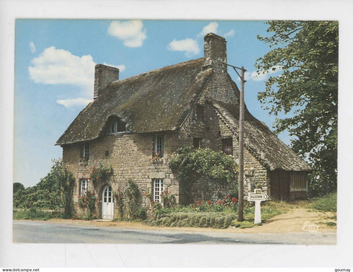 La Manche Saint Symphorien Des Monts, Chaumière Normande Sur La Route De Villechien (cp Vierge N°57 Le Goub - Andere & Zonder Classificatie