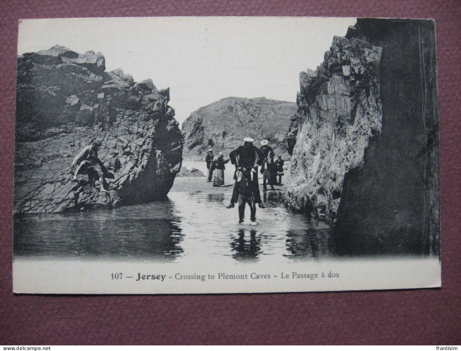 CPA JERSEY Crossing To Plemont Caves . Le Passage à Dos ANIMEE - Plemont