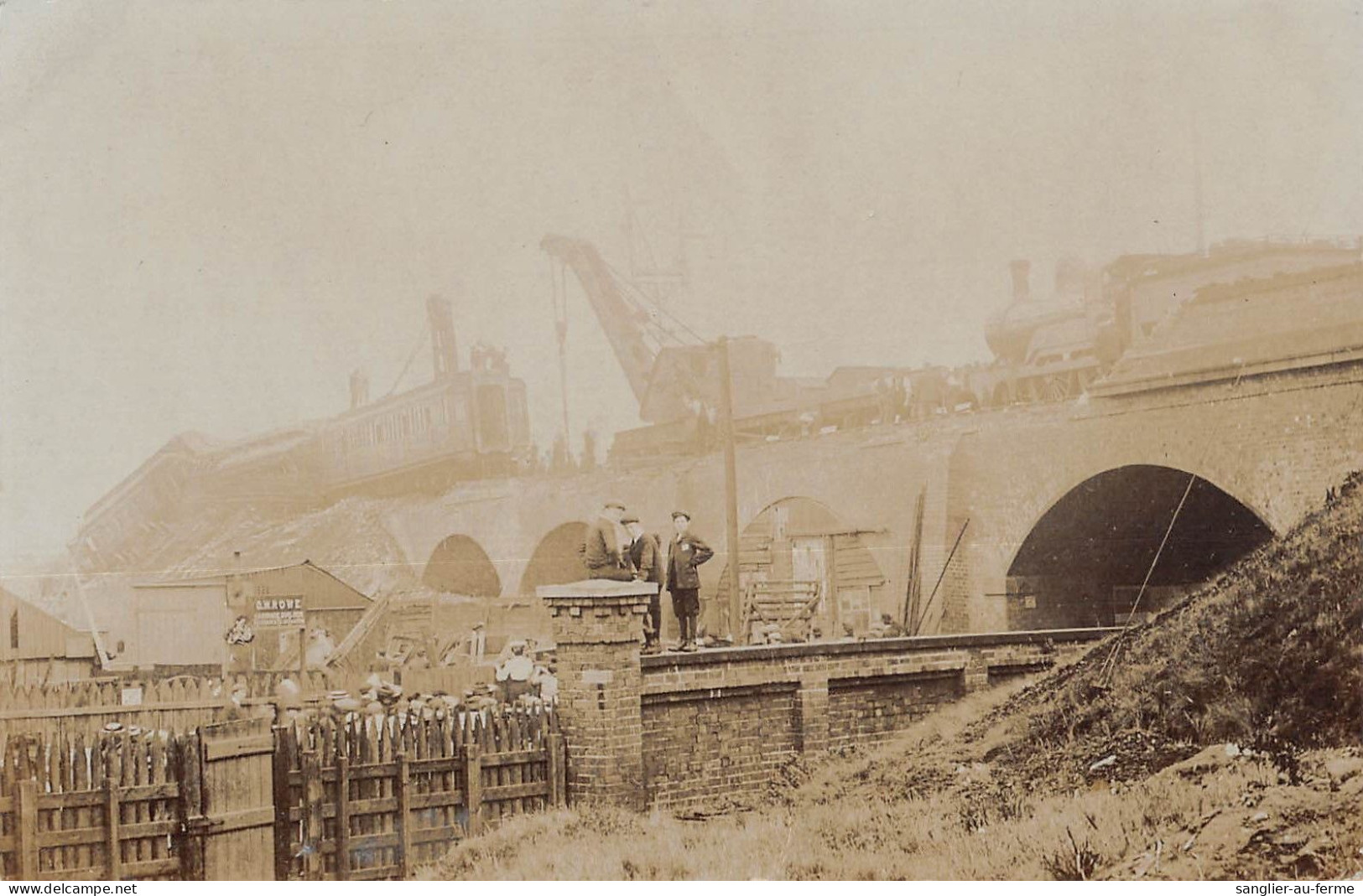 CPA CHEMIN DE FER / ACCIDENT FERROVIAIRE / RAILWAYS / ACCIDENT AT GRANTHAM / 19 09 1906 / 3 CARTES PHOTO - Altri & Non Classificati