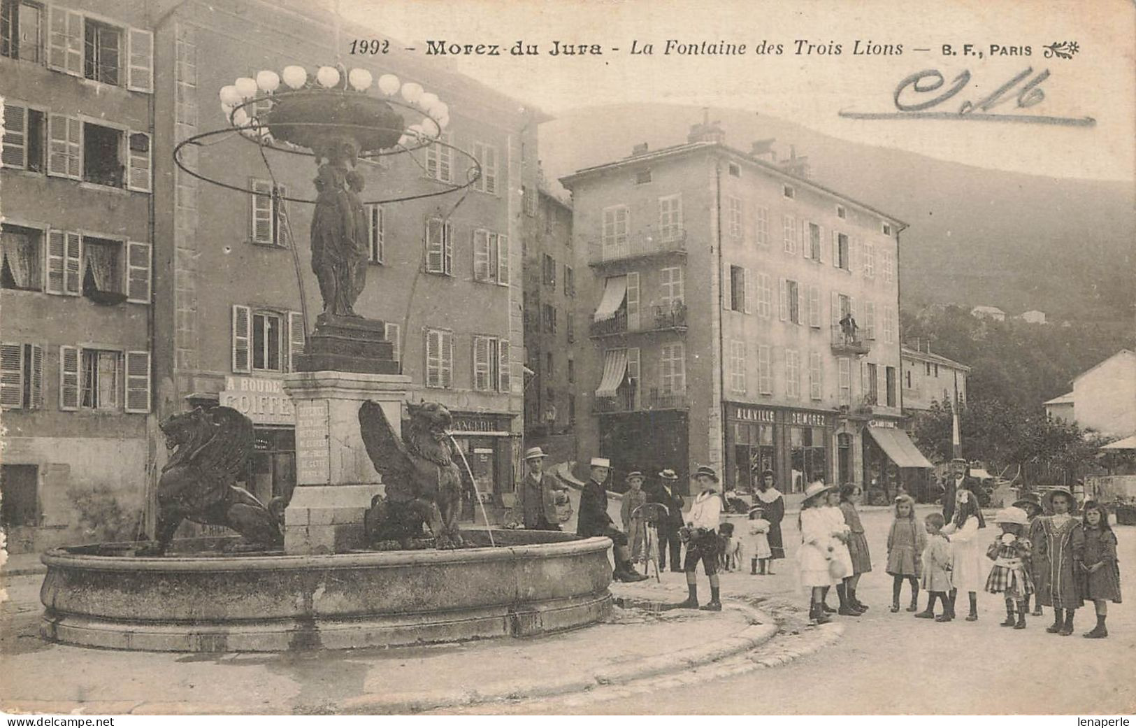 D6982 Morez Du Jura La Fontaine Des Trois Lions - Morez