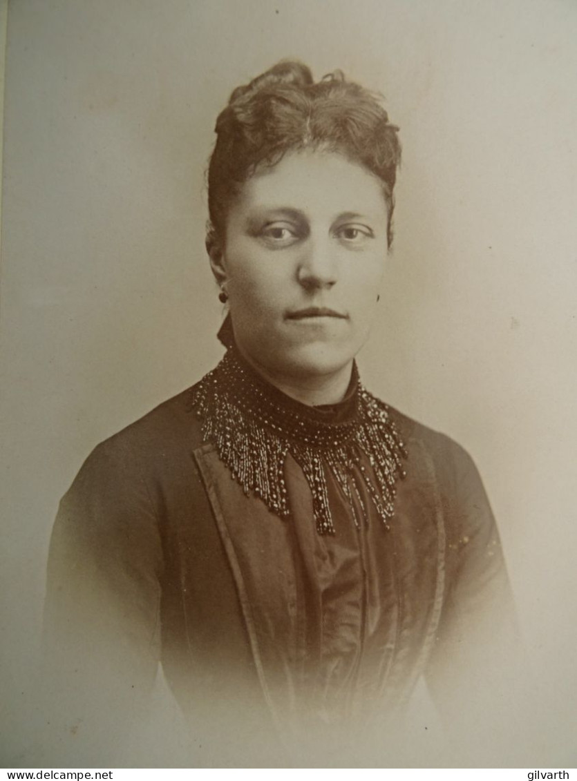 Photo Cabinet R. Garnierà Niort - Jeune Femme, Portrait Nuage Ca 1890 L678 - Old (before 1900)