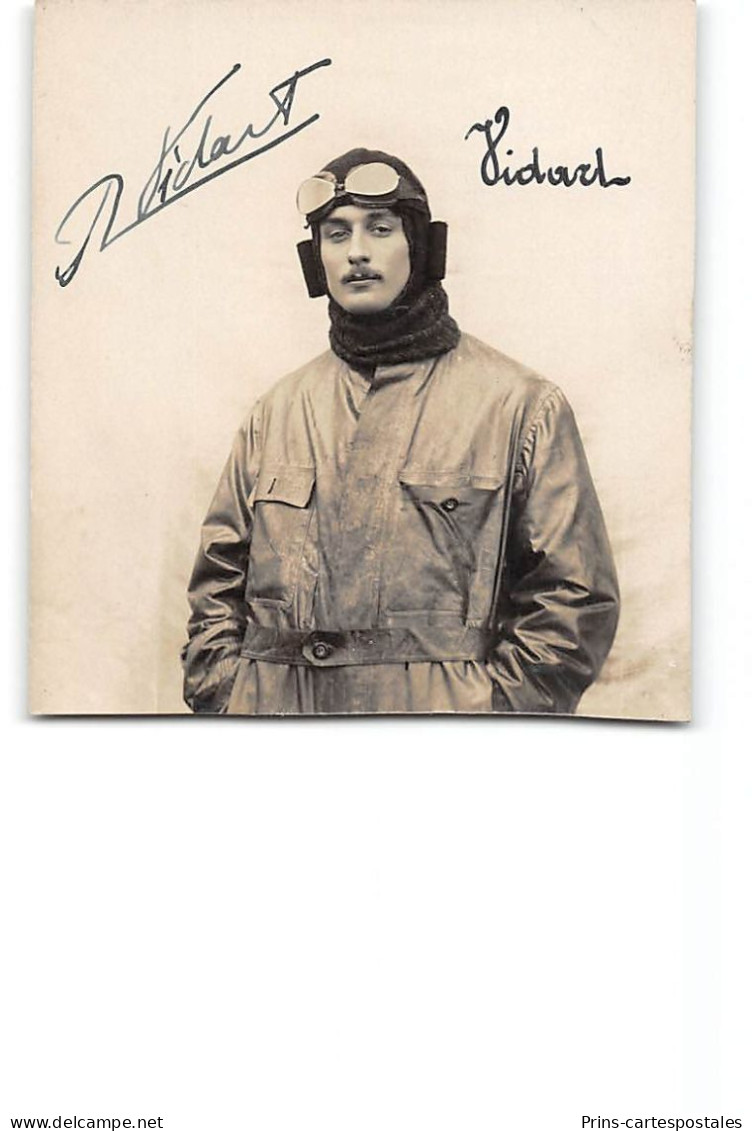 CPA Demi Carte Coupée Du Pilote Vidart Avec Autographe Original - Airmen, Fliers