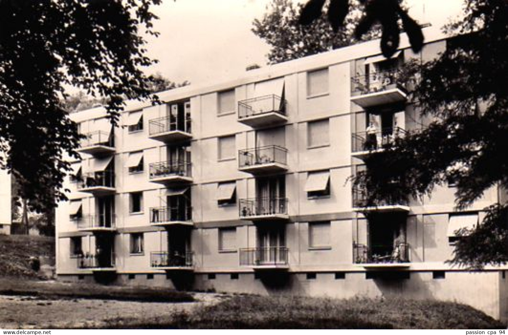 S16-033 Epone - Parc Et Immeubles Modernes Renault - Bâtiment C - Epone