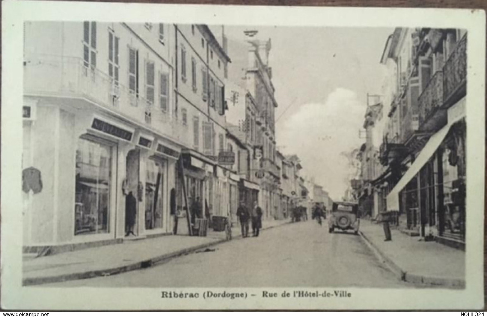 Cpa 24 Dordogne, Ribérac, Rue De L'Hôtel De Ville, Animée, Voiture,  Enseignes Teinturerie, Bijoux Fix, éd Réjou - Riberac