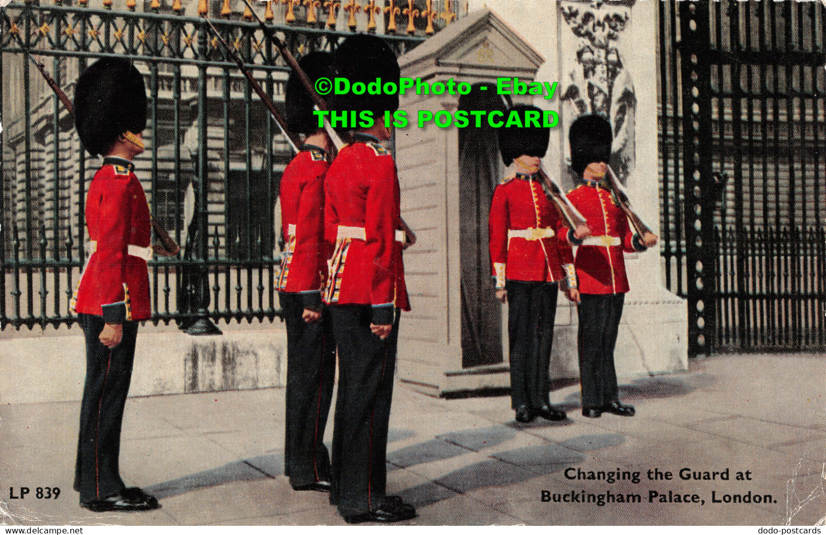 R436295 London. Changing The Guard At Buckingham Palace. Lansdowne Publishing. L - Otros & Sin Clasificación