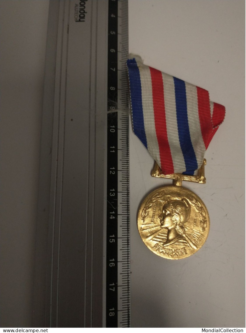 MEDAILLE DES CHEMINS DE FER SEGUI 1980 REPUBLIQUE FRANCAISE - Andere & Zonder Classificatie