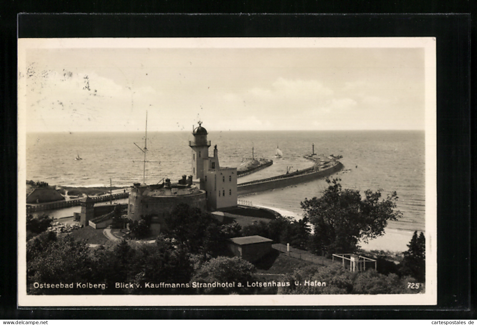 AK Ostseebad Kolberg, Blick Auf Den Leuchtturm Mit Der Hafeneinfahrt  - Pommern