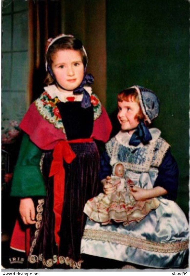 BRETAGNE. -  Enfants De Plougastel ( Finistère ). - People