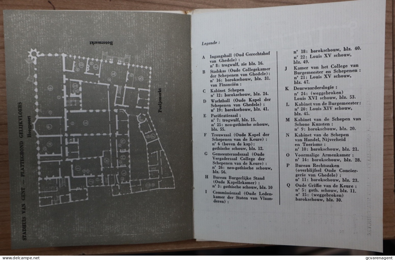 DE SCHOORSTENEN V/H STADHUIS TE GENT 1952 -  DEGELIJKE  STAAT -  63 BLZ    16 X 12 CM - Gent