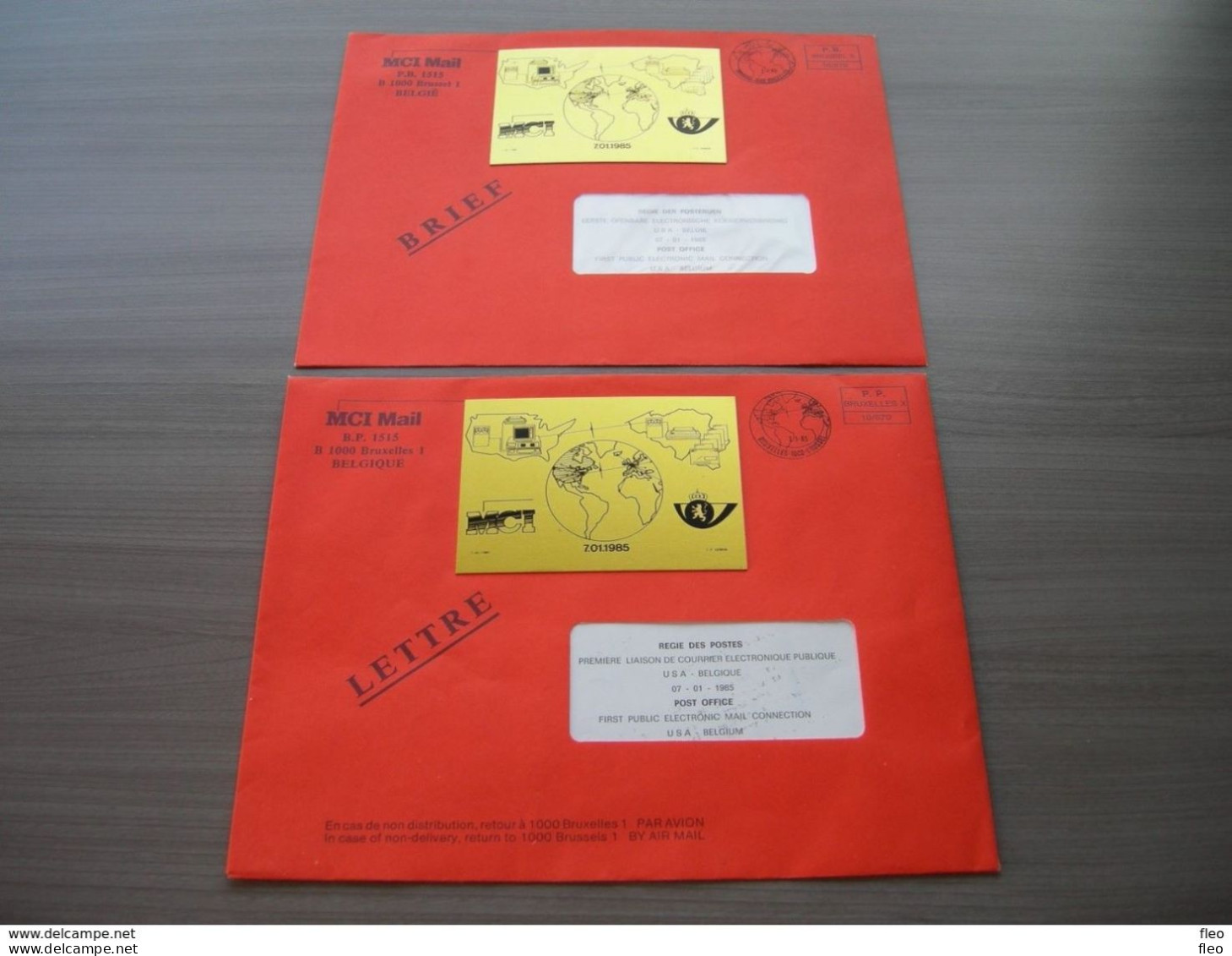 BELG.1985 Postdienst - Eerste Wereldverbinding Van Openbare Electronische Koerier 7/1/85 ,de 2 Omslagen FR&NL = ZELDZAAM - Post Office Leaflets