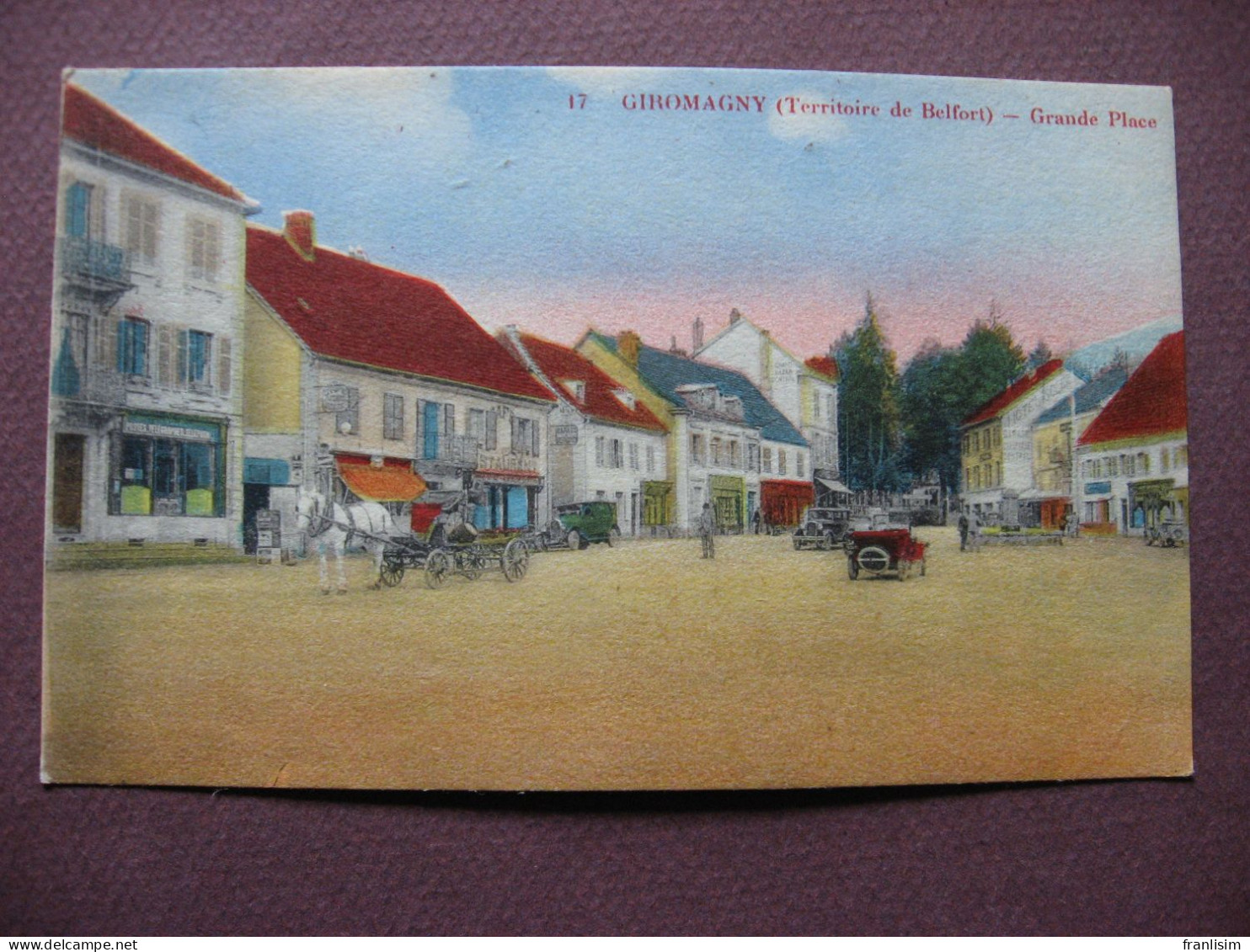 CPA 90 GIROMAGNY Grande Place ANIMEE & COLORISEE Attelage Voitures Commerces Dont POSTES à Gauche - Giromagny