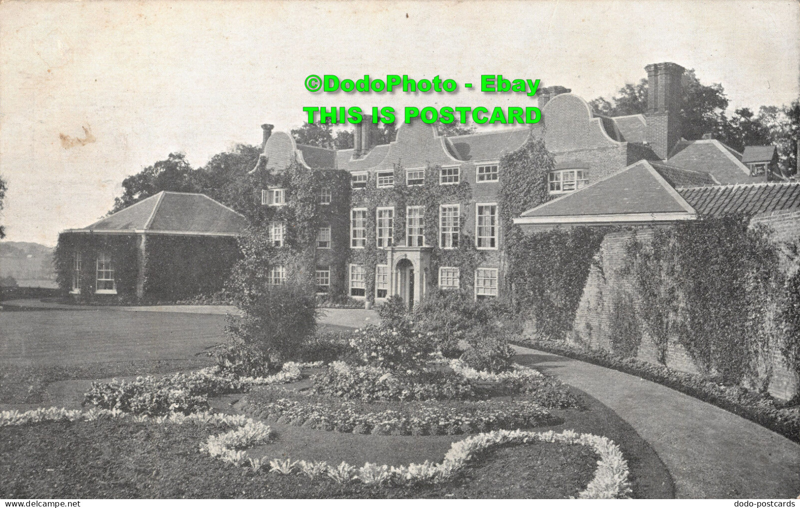 R437393 Earlham Hall. Norwich. Postcard - Wereld