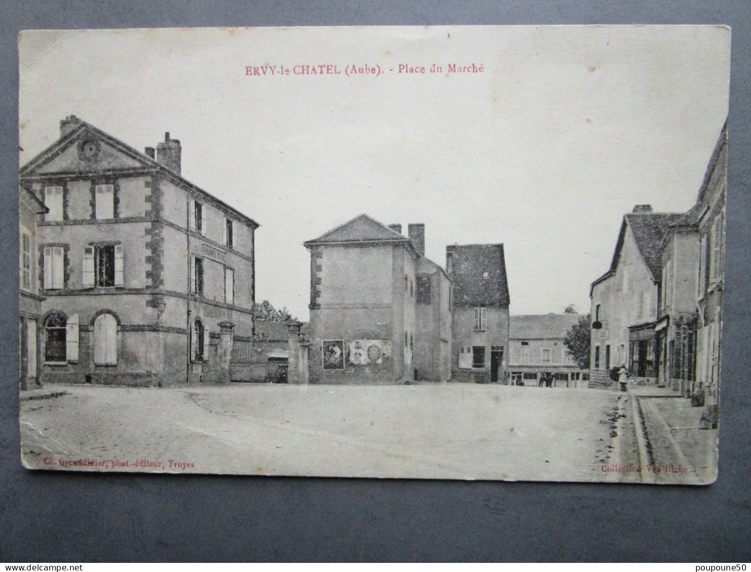 CPA 10 Aube ERVY Le CHATEL  - La Gendarmerie Place Du Marché , Affichage Public  Vers 1910 - Ervy-le-Chatel