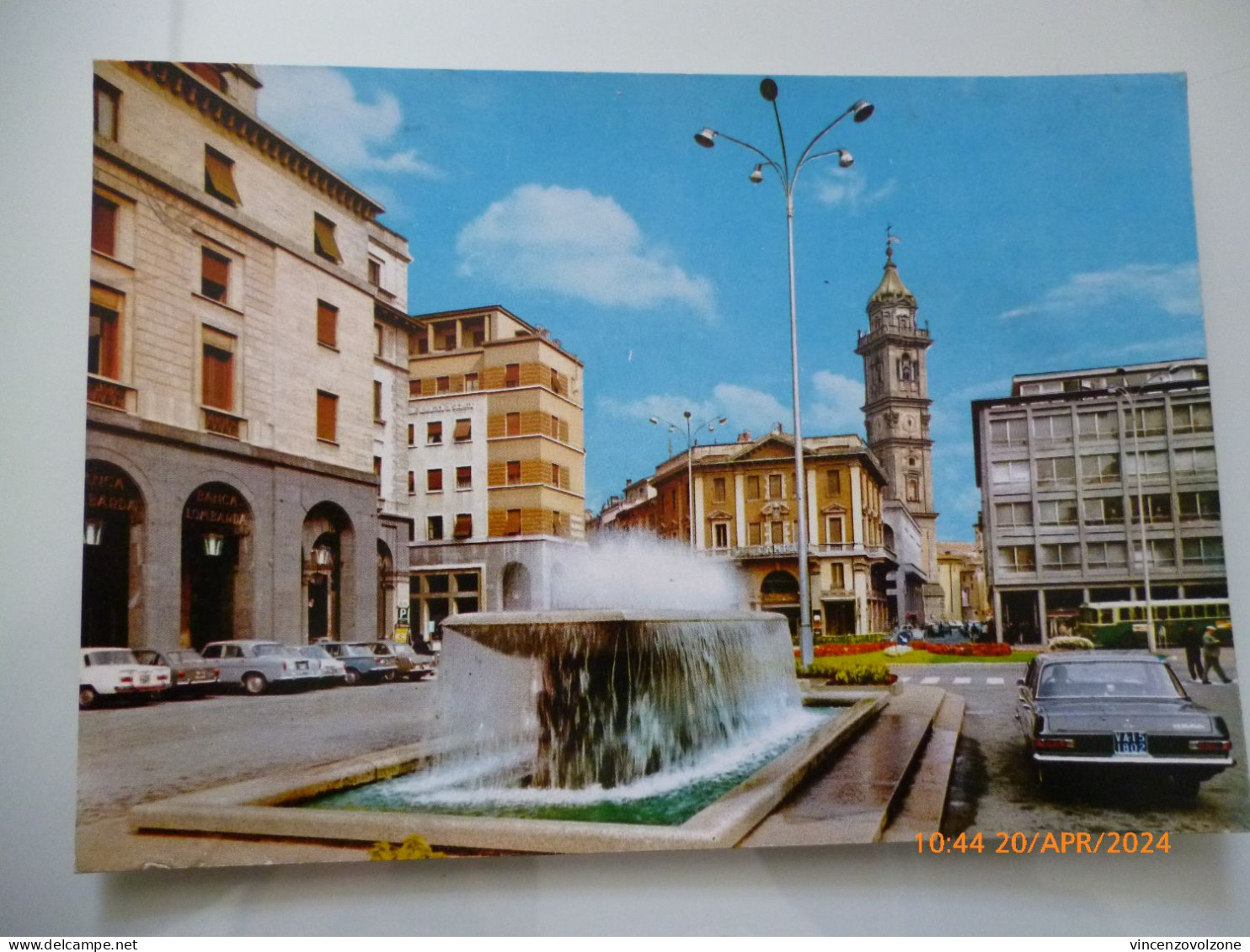 Cartolina Viaggiata "VARESE Piazza M. Groppo - Fontane" 1973 - Varese