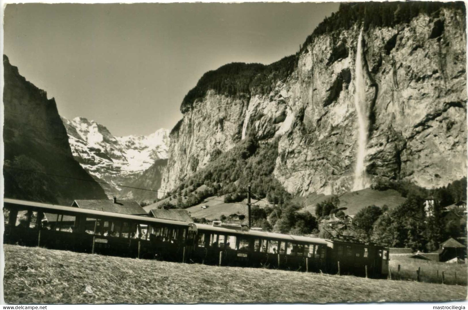 LAUTERBRUNNEN BE Wengernalpbahn Mit Staubbach Trein Zug - Lauterbrunnen