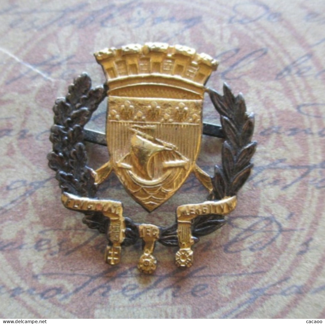 Ancien Insigne De Képi "Ville De PARIS" - Casques & Coiffures