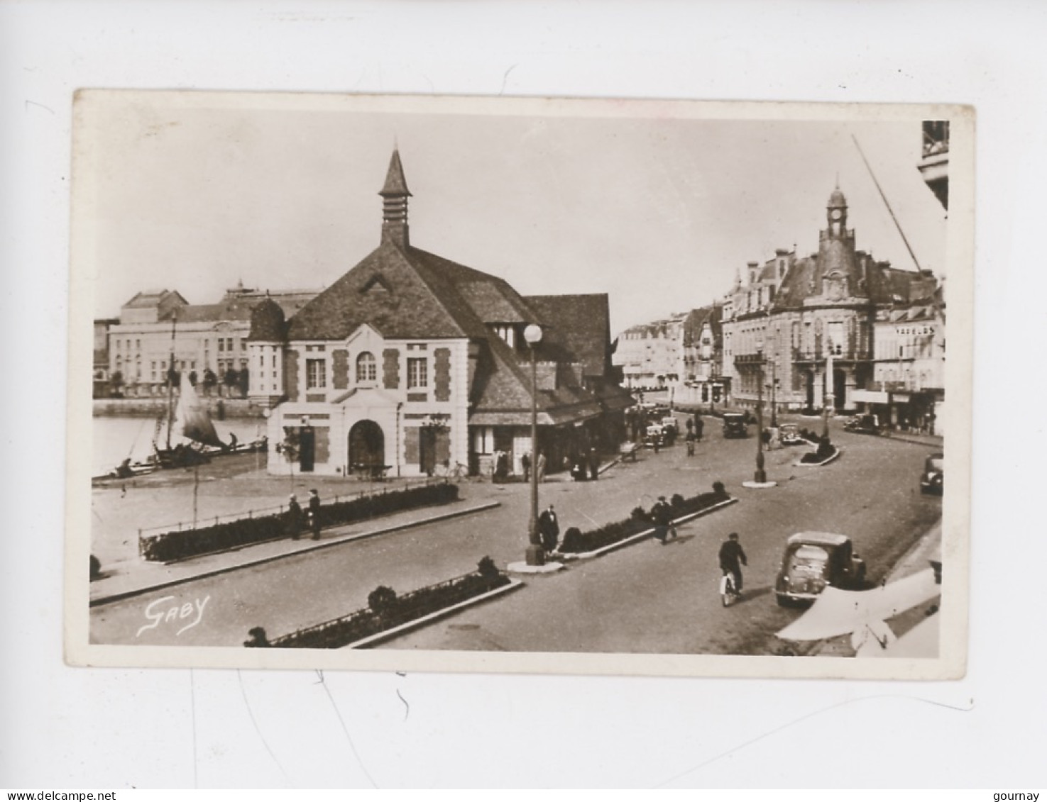 Trouville La Reine Des Plages : La Poissonnerie Et Le QuaiMoureaux (cp Vierge N°205) - Trouville