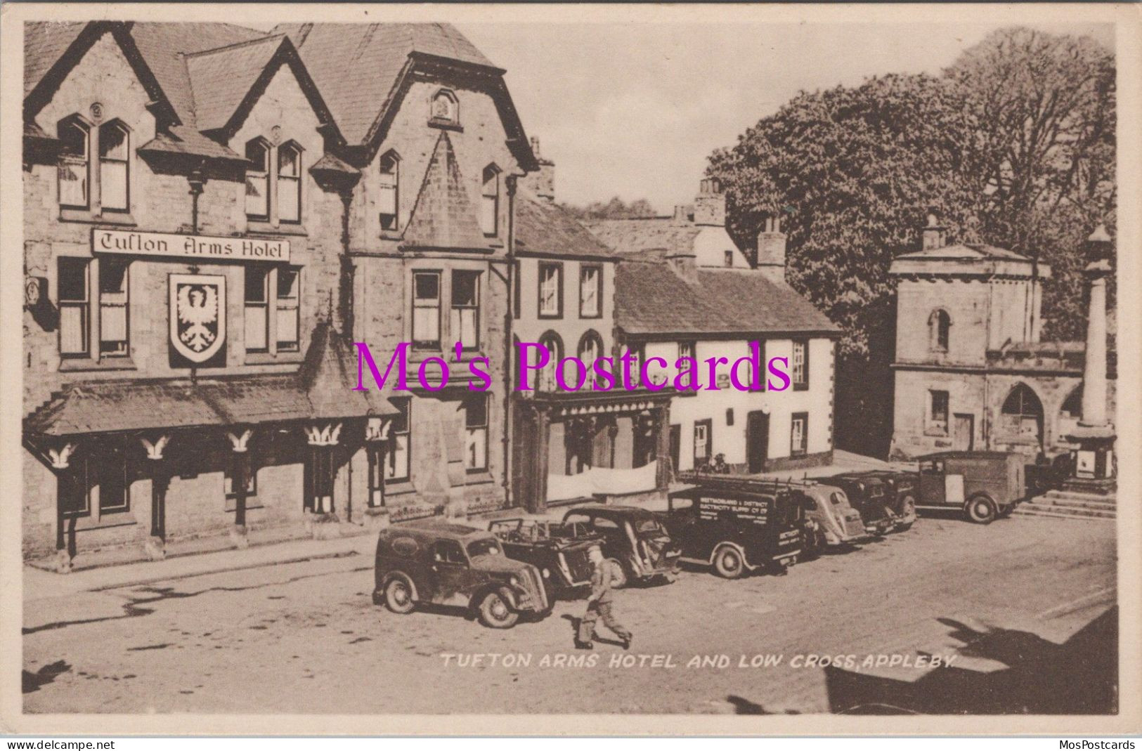 Cumbria Postcard - Tufton Arms Hotel And Low Cross, Appleby   DZ164 - Appleby-in-Westmorland