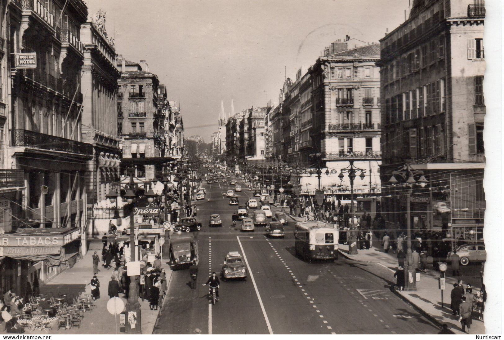 Marseille Très Animée Canebière Commerces Bar Tabac Hôtel Voitures Trolley-Bus - Canebière, Centro