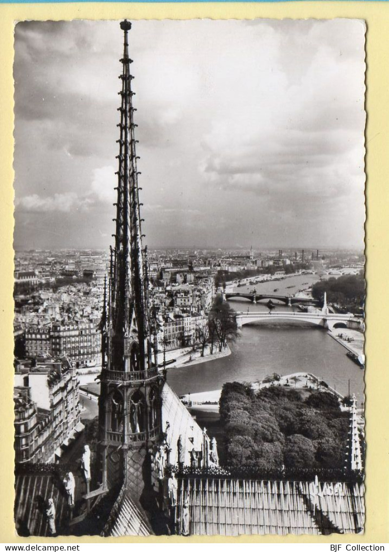 PARIS : Vue Panoramique Prise De Notre-Dame / CPSM (voir Scan Recto/verso) - Panorama's