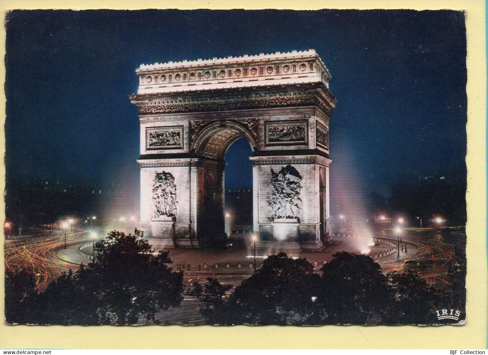 PARIS La Nuit : La Place De L'Etoile Illuminée (voir Scan Recto/verso) - Paris By Night