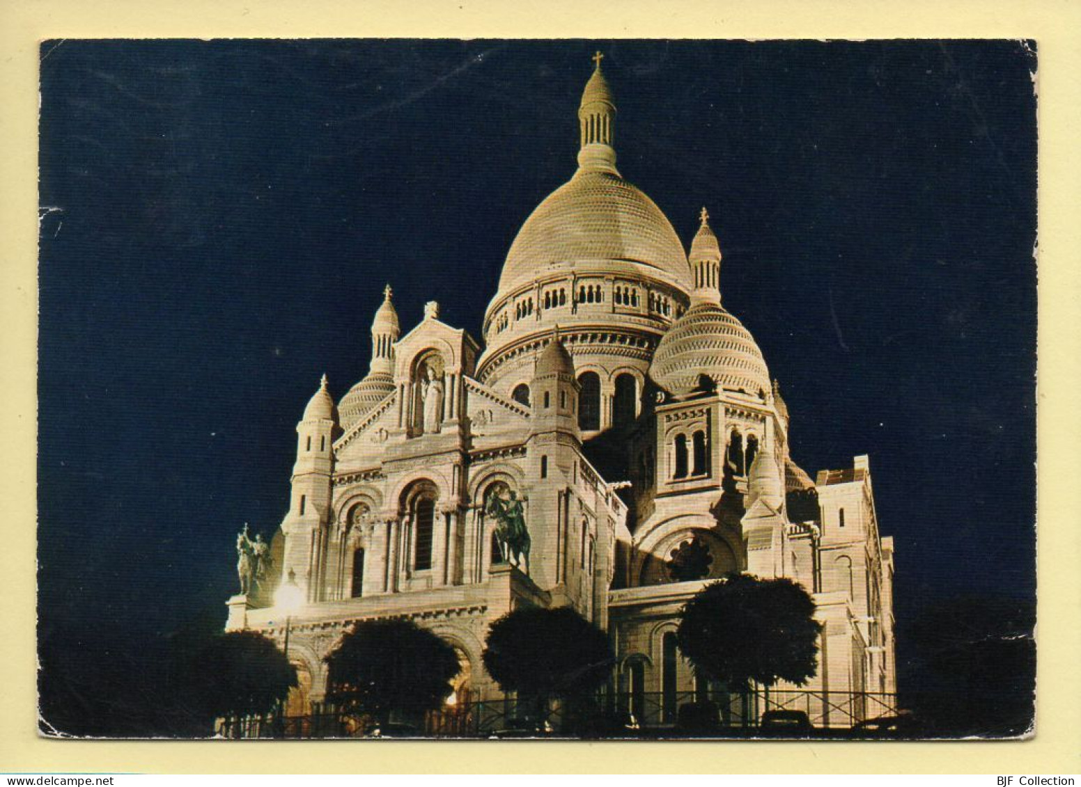 PARIS La Nuit : La Basilique Du Sacré-Cœur Illuminé Sur Le Parvis (voir Scan Recto/verso) - Paris By Night