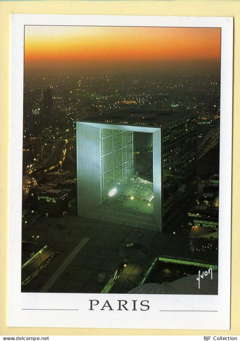 PARIS La Nuit : La Grande Arche De La Défence (voir Scan Recto/verso) - París La Noche