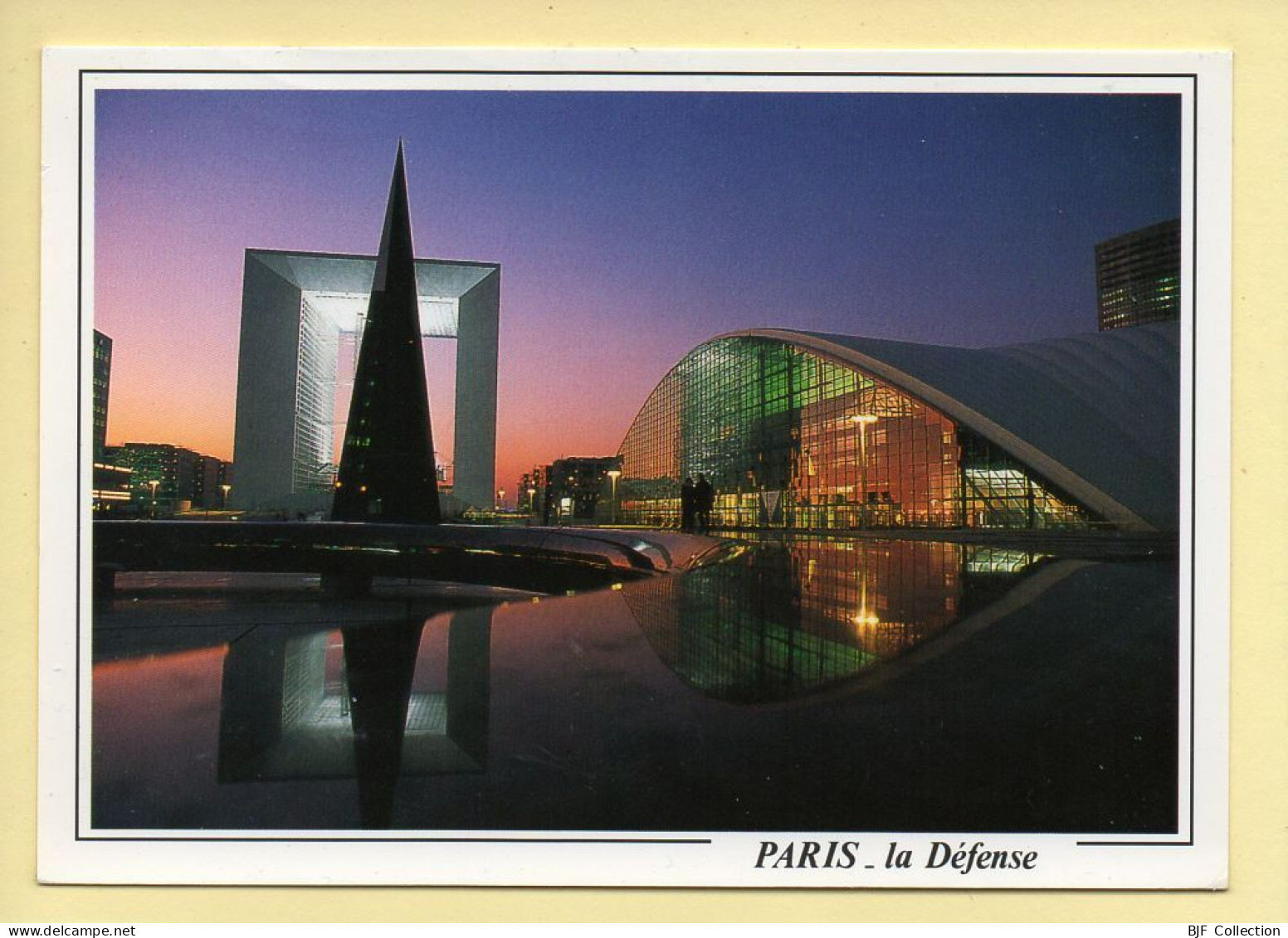 PARIS La Nuit : La Grande Arche De La Défence (voir Scan Recto/verso) - París La Noche