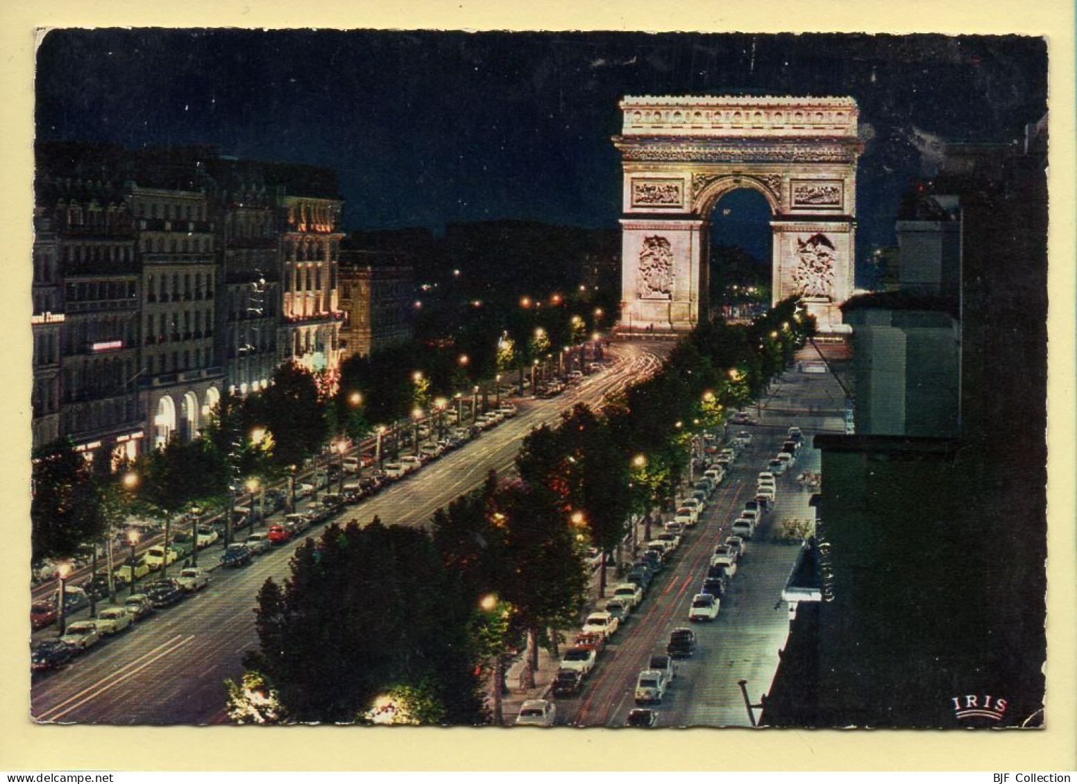 PARIS La Nuit : Avenue Des Champs-Elysées Et L'Arc De Triomphe / CPSM (2 Scans) - Parigi By Night