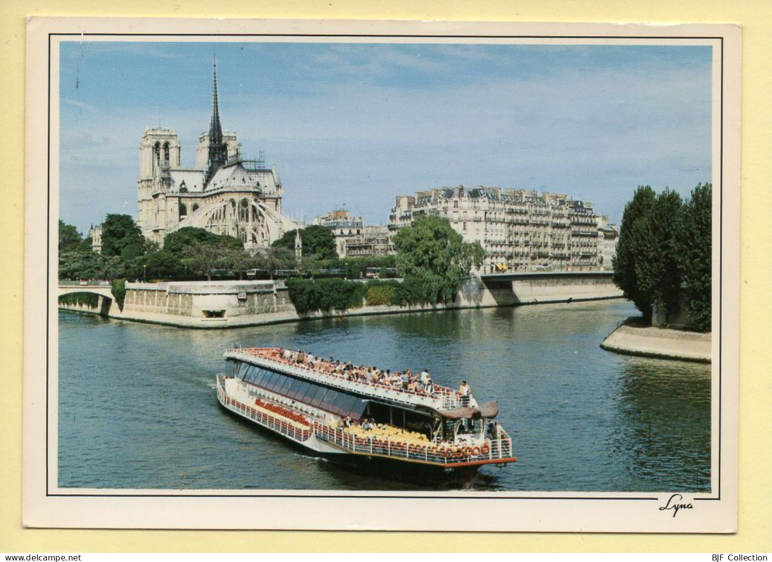 PARIS (04) Notre-Dame Et L'Ile De La Cité / Bateau (animée) (voir Scan Recto/verso) - Arrondissement: 04