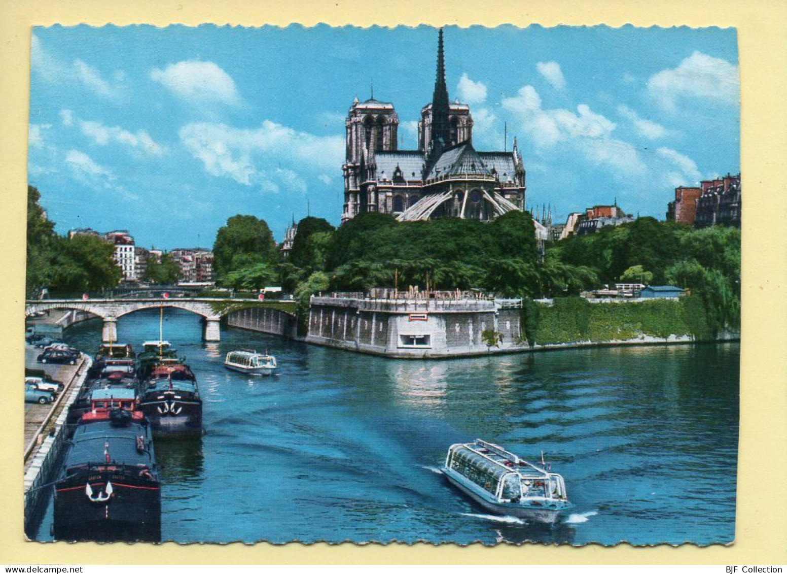 PARIS (04) Notre-Dame / L'Ile De La Cité Et La Seine / Bateaux / Péniches / CPSM (2 Scans) - Arrondissement: 04