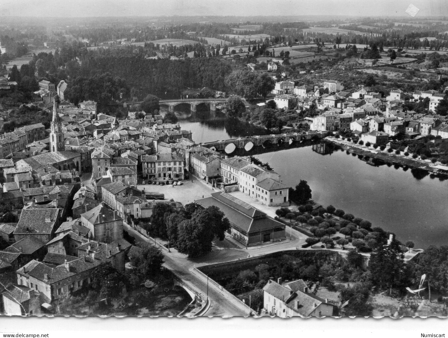 Confolens Belle Vue Aérienne De La Ville - Confolens